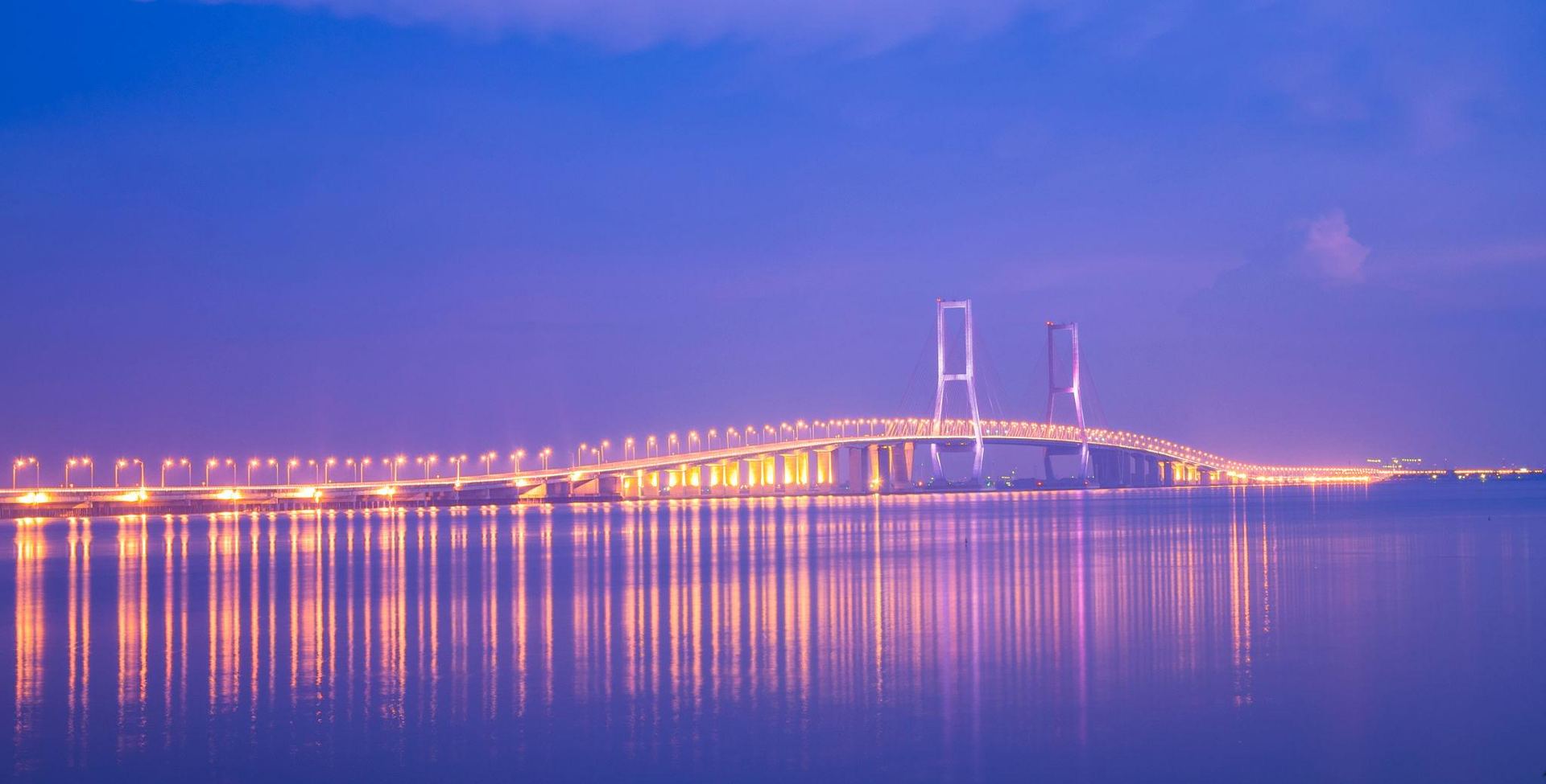 Jembatan Suramadu